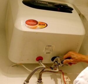 Sua-Binh-Nong-Lanh-Tai-Hai-Ba-Trung-Goi-Ngay-Dien-Lanh-AZ